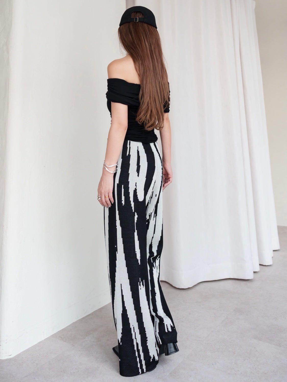 Pixel design knit pants