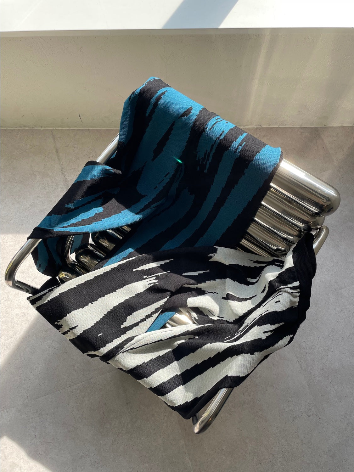 Pixel design knit pants