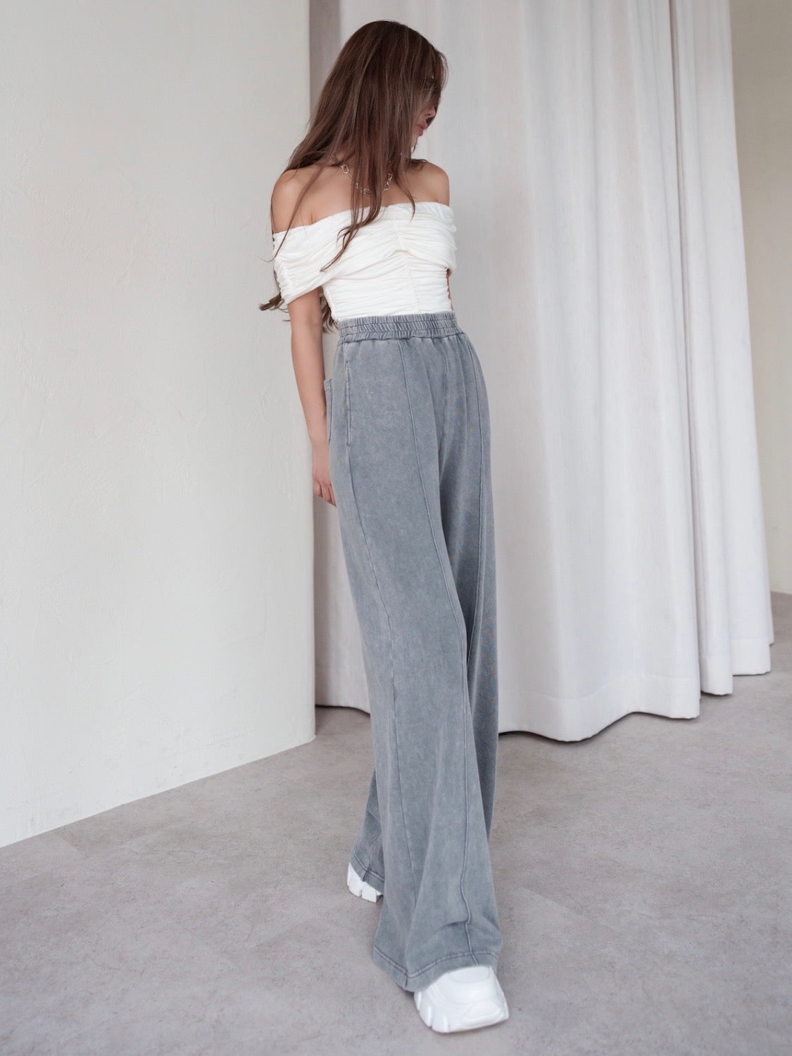 MODEL:159cm<br>COLOR:ライトグレー