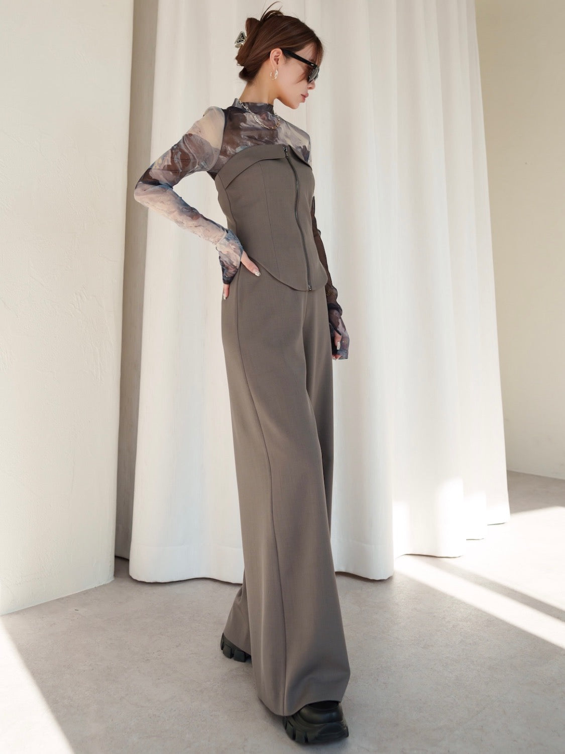 MODEL:159cm<br>COLOR:グレー