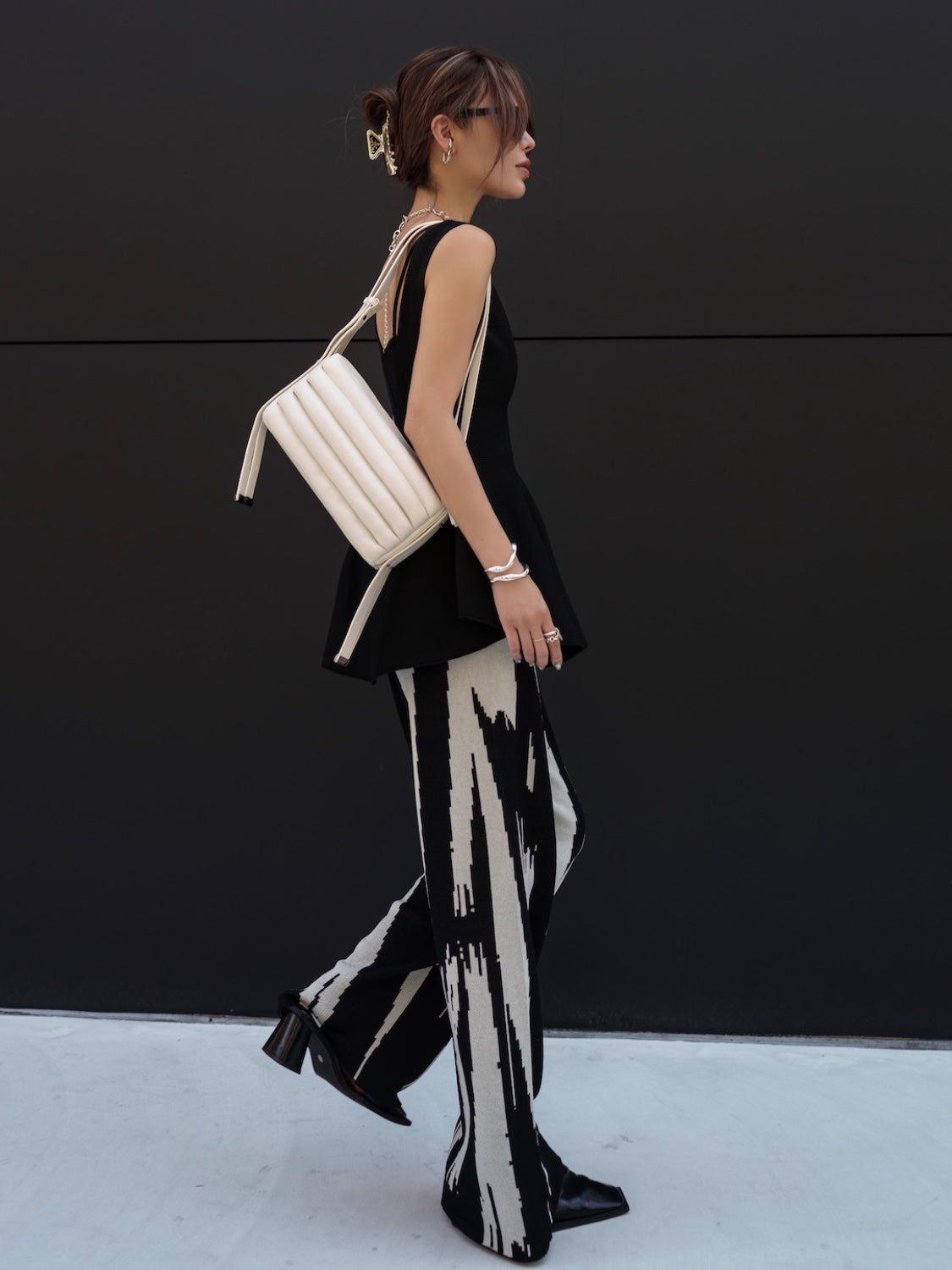 MODEL:159cm<br>COLOR:ブラック