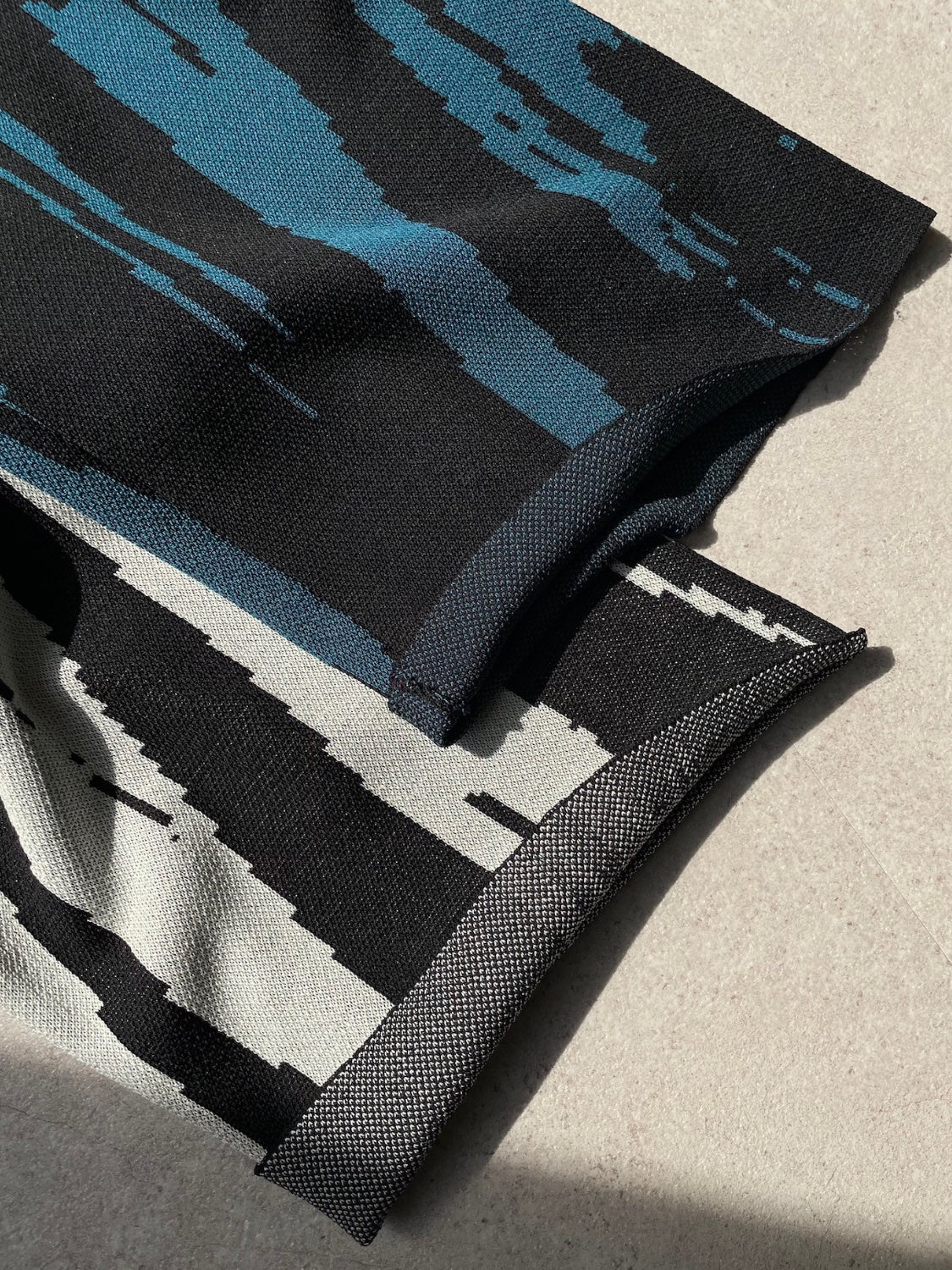 Pixel design knit pants