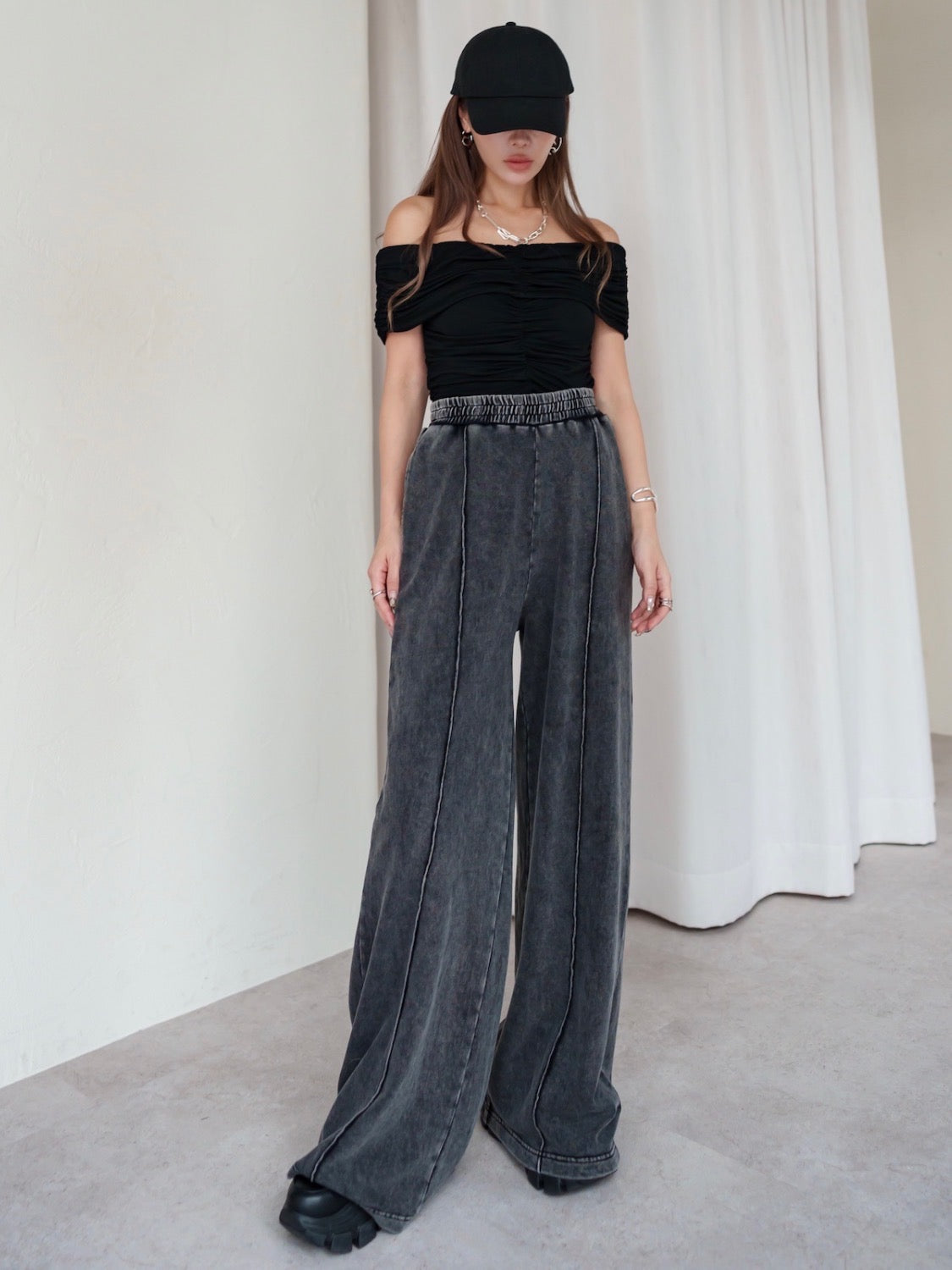 MODEL:159cm<br>COLOR:ブラック