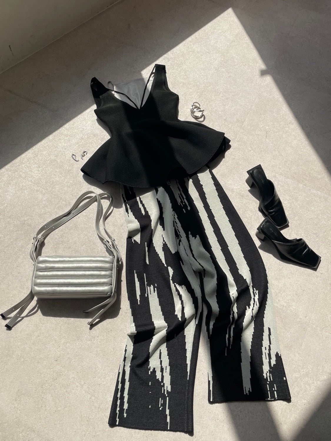 Pixel design knit pants