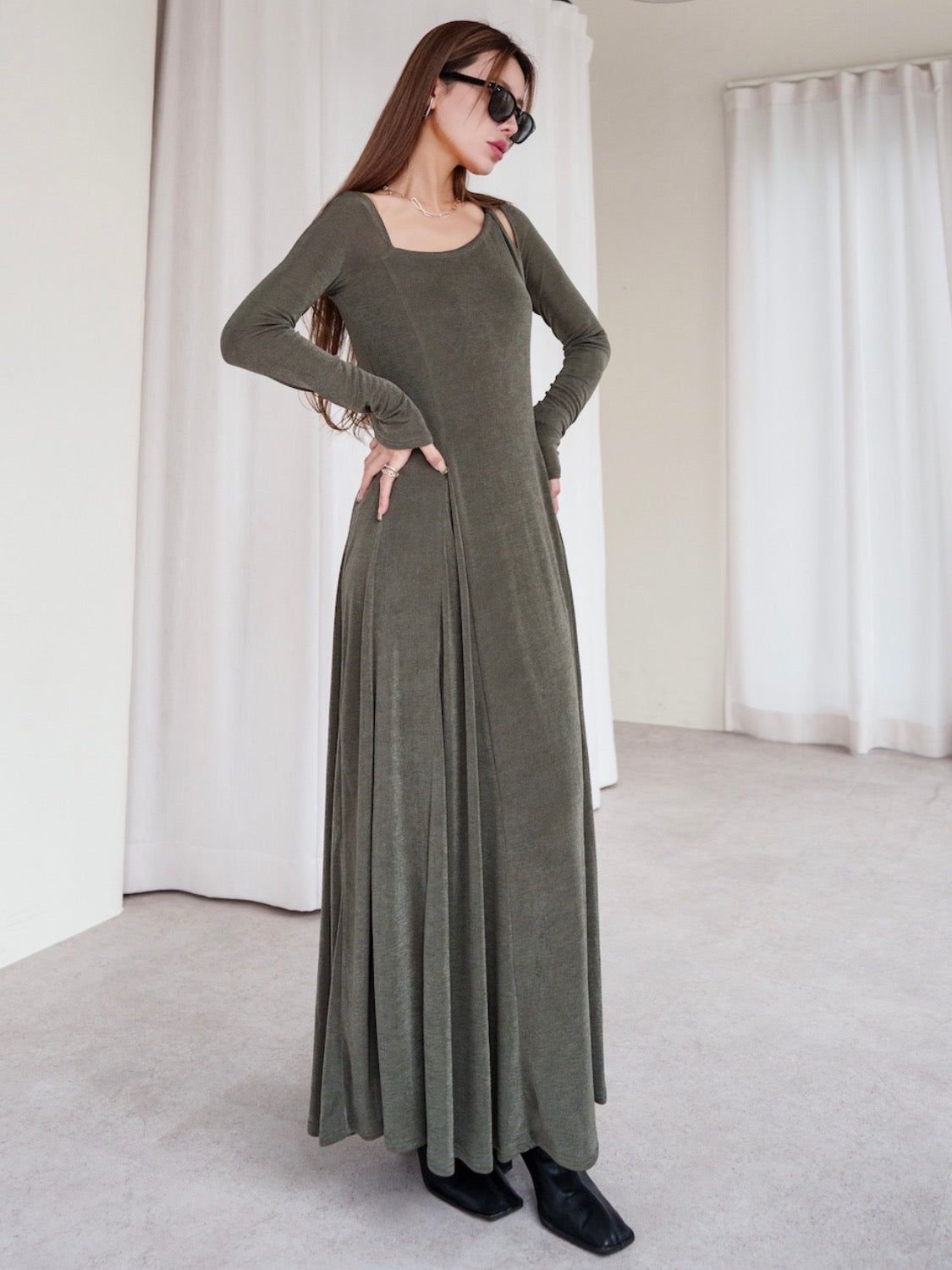 MODEL:159cm<br>COLOR:カーキ