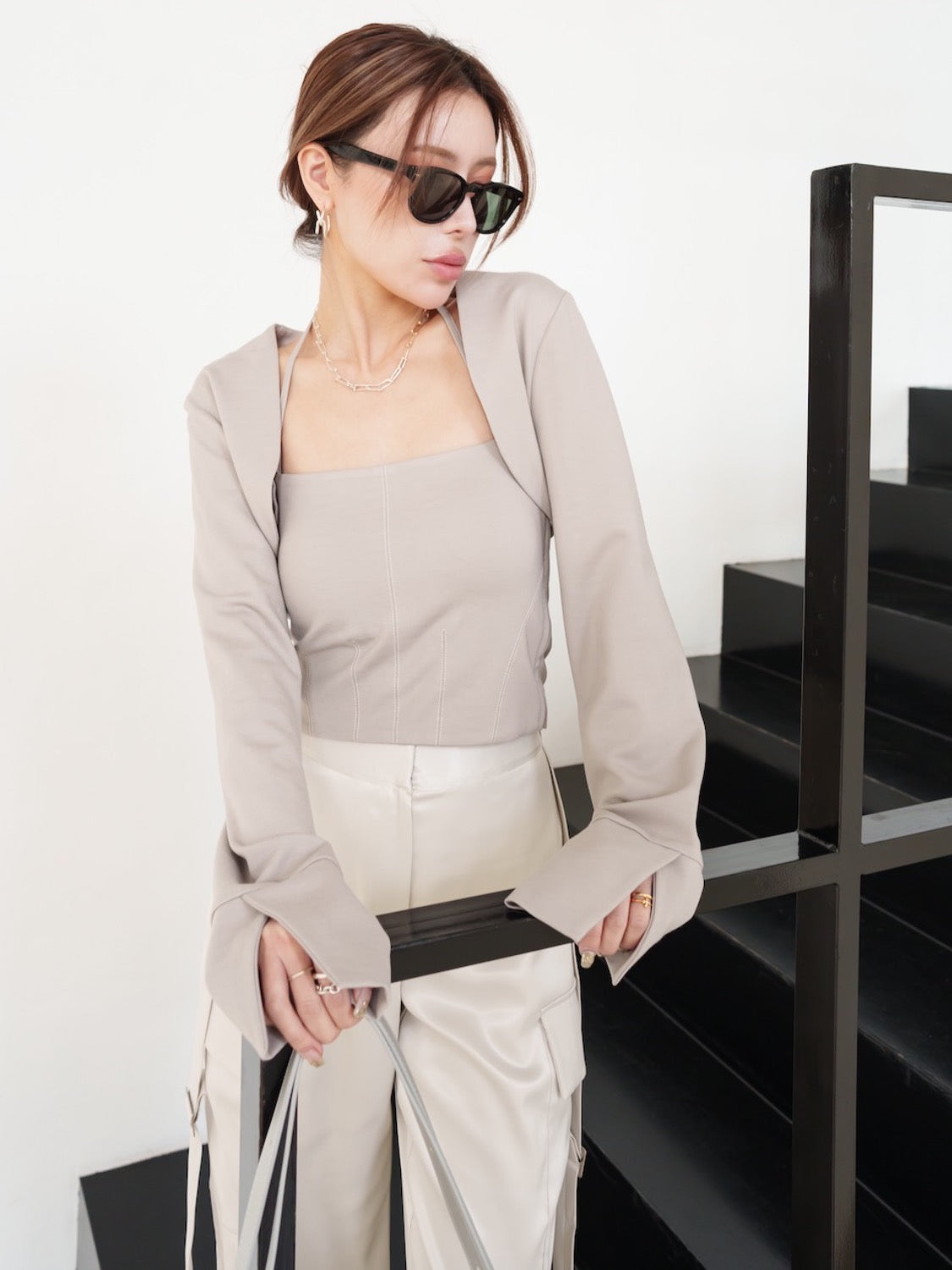 COLOR:グレージュ