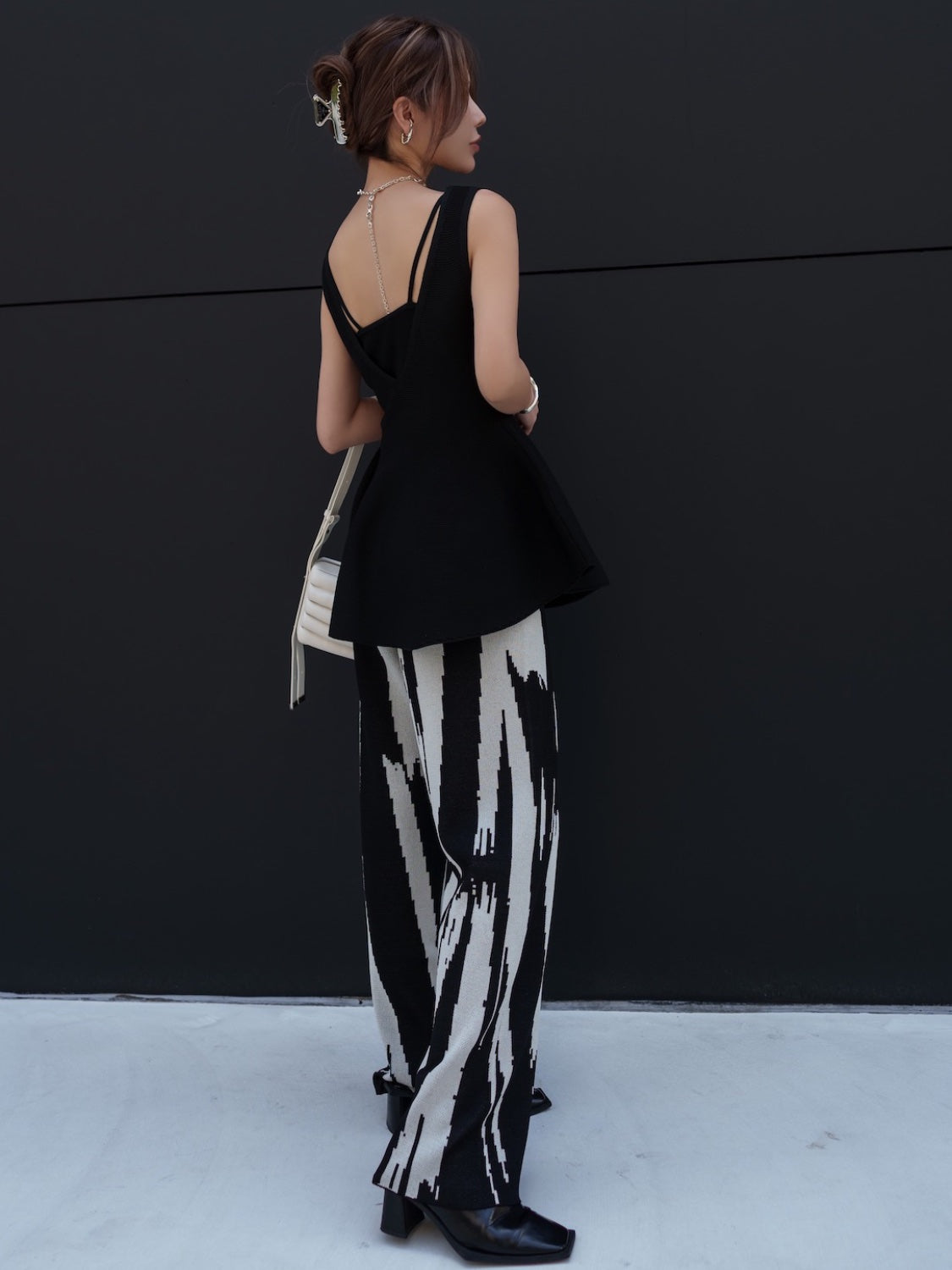 Pixel design knit pants