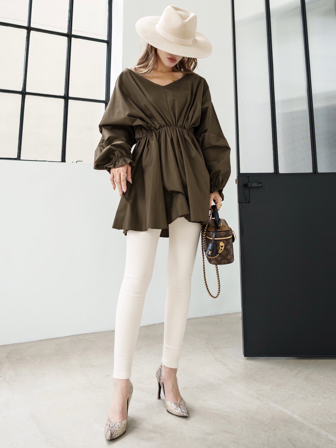 Gathered waist shirt