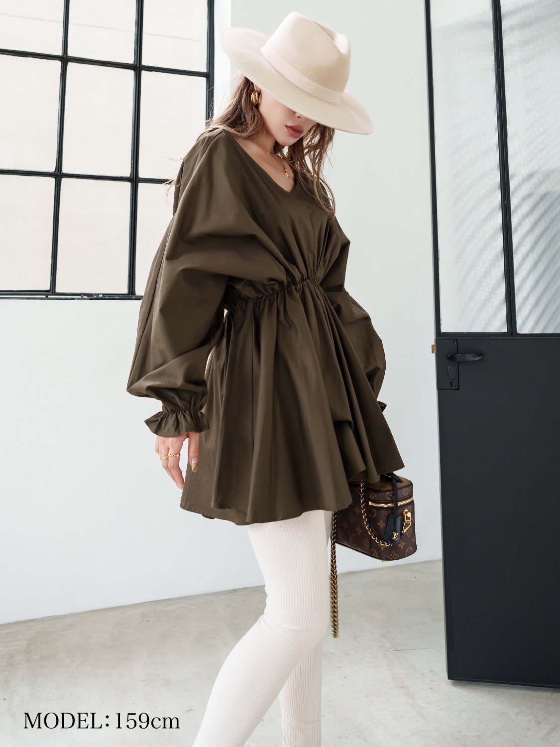 Gathered waist shirt