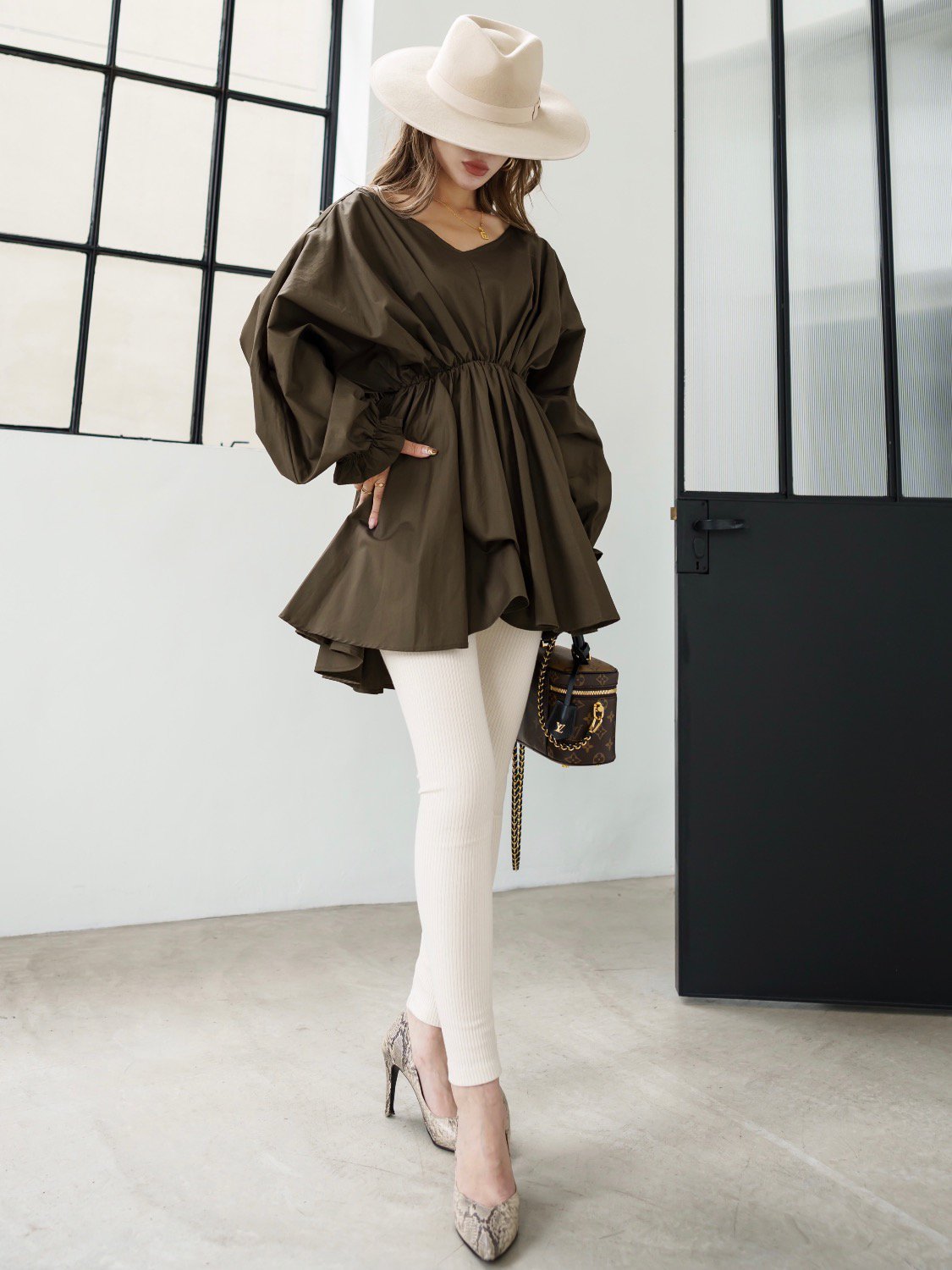 Gathered waist shirt