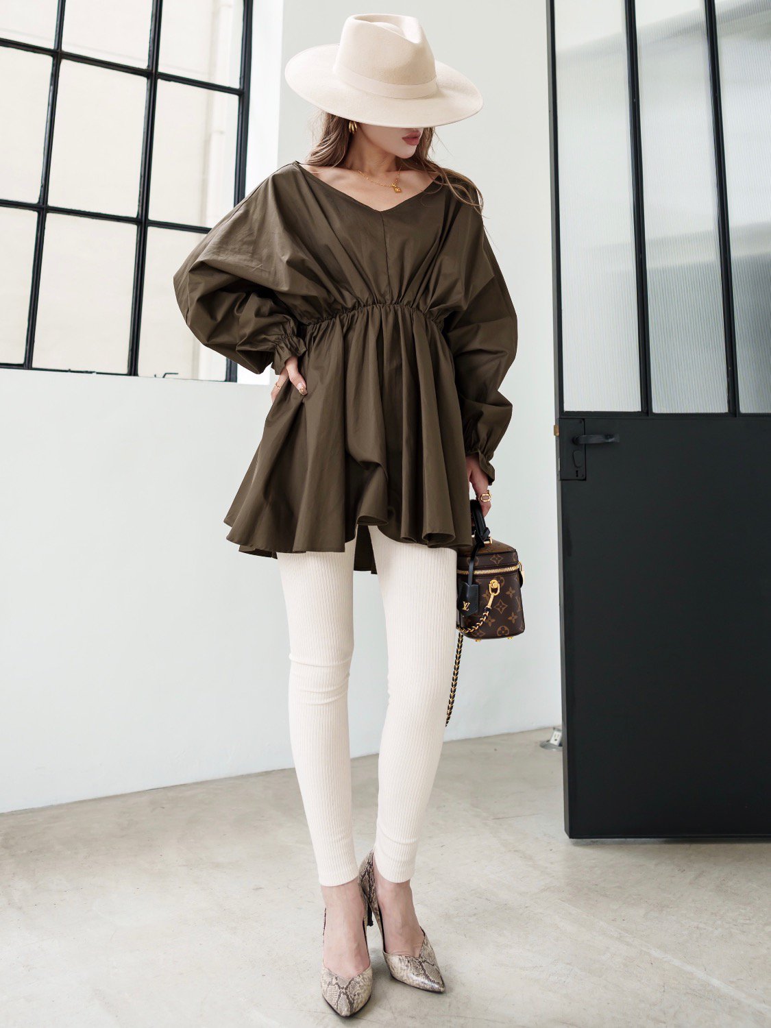 Gathered waist shirt