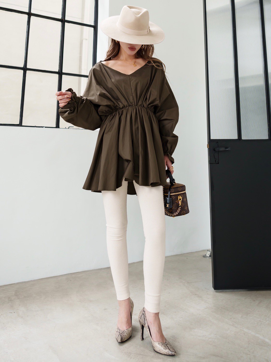 Gathered waist shirt