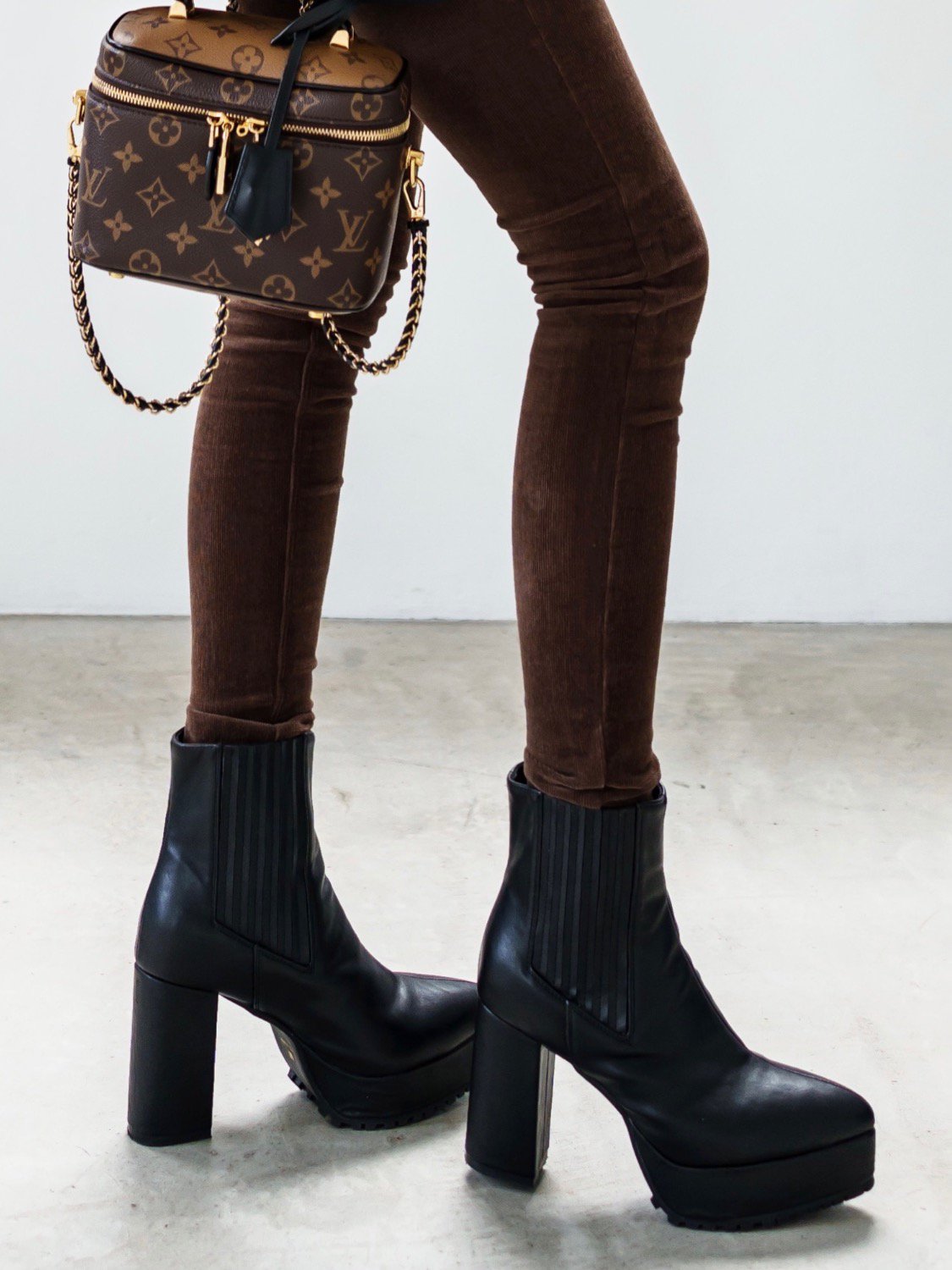 Eco-leather side gore short boots