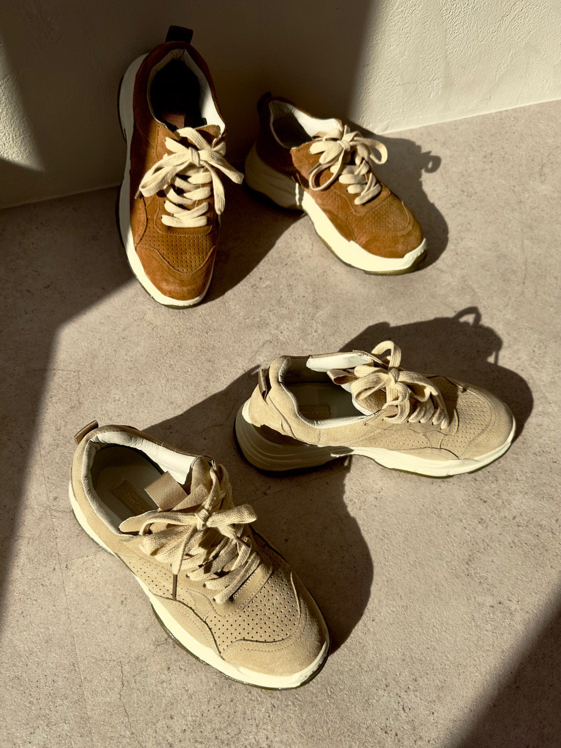 Nuance-color leather sneakers