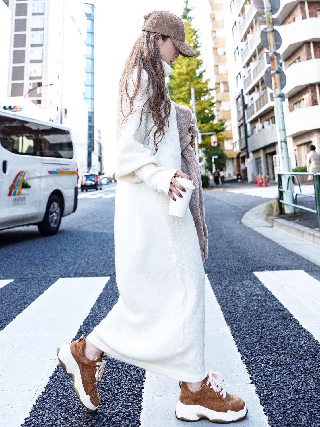 Nuance-color leather sneakers