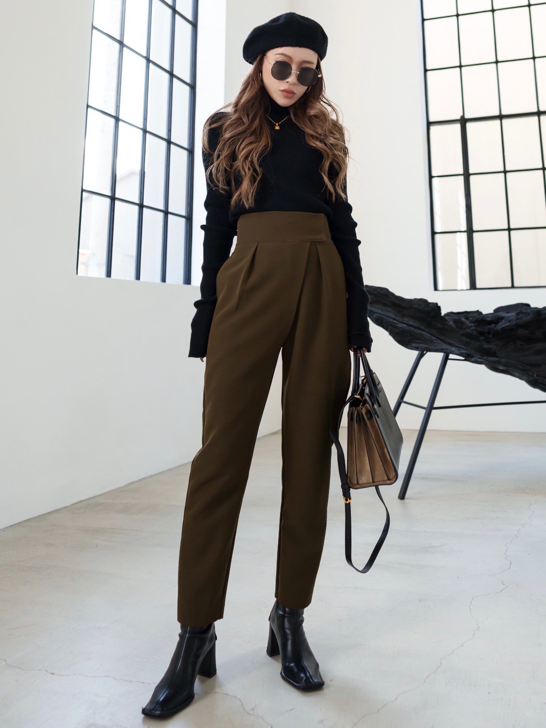 フロントタック テーパード Pants