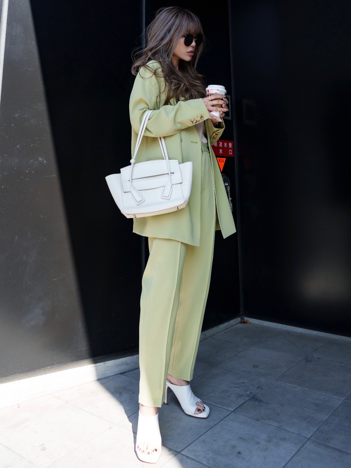 Center-seam テーパードパンツ