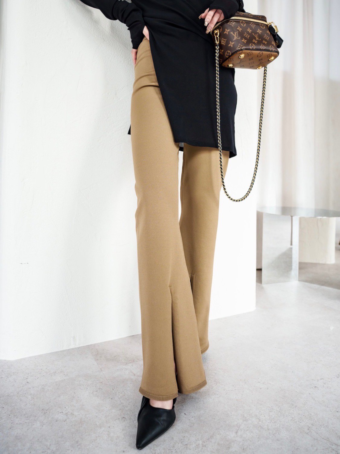 Front slit knit pants