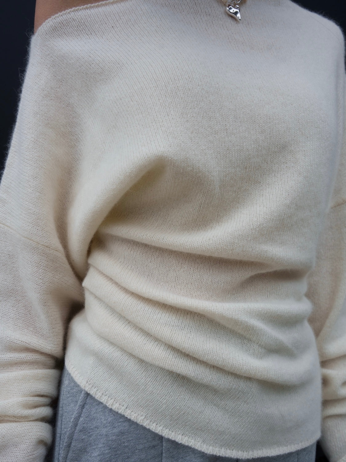 アシンメトリー ラクーン KNIT トップス