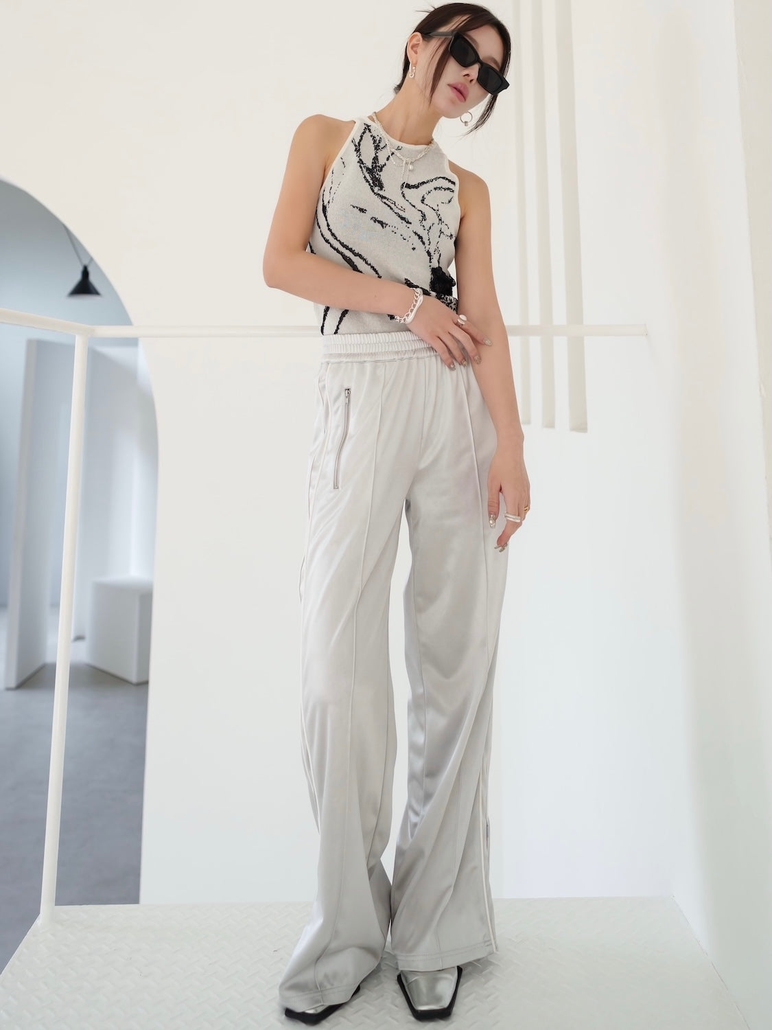 MODEL：159cm<br>COLOR：ホワイト