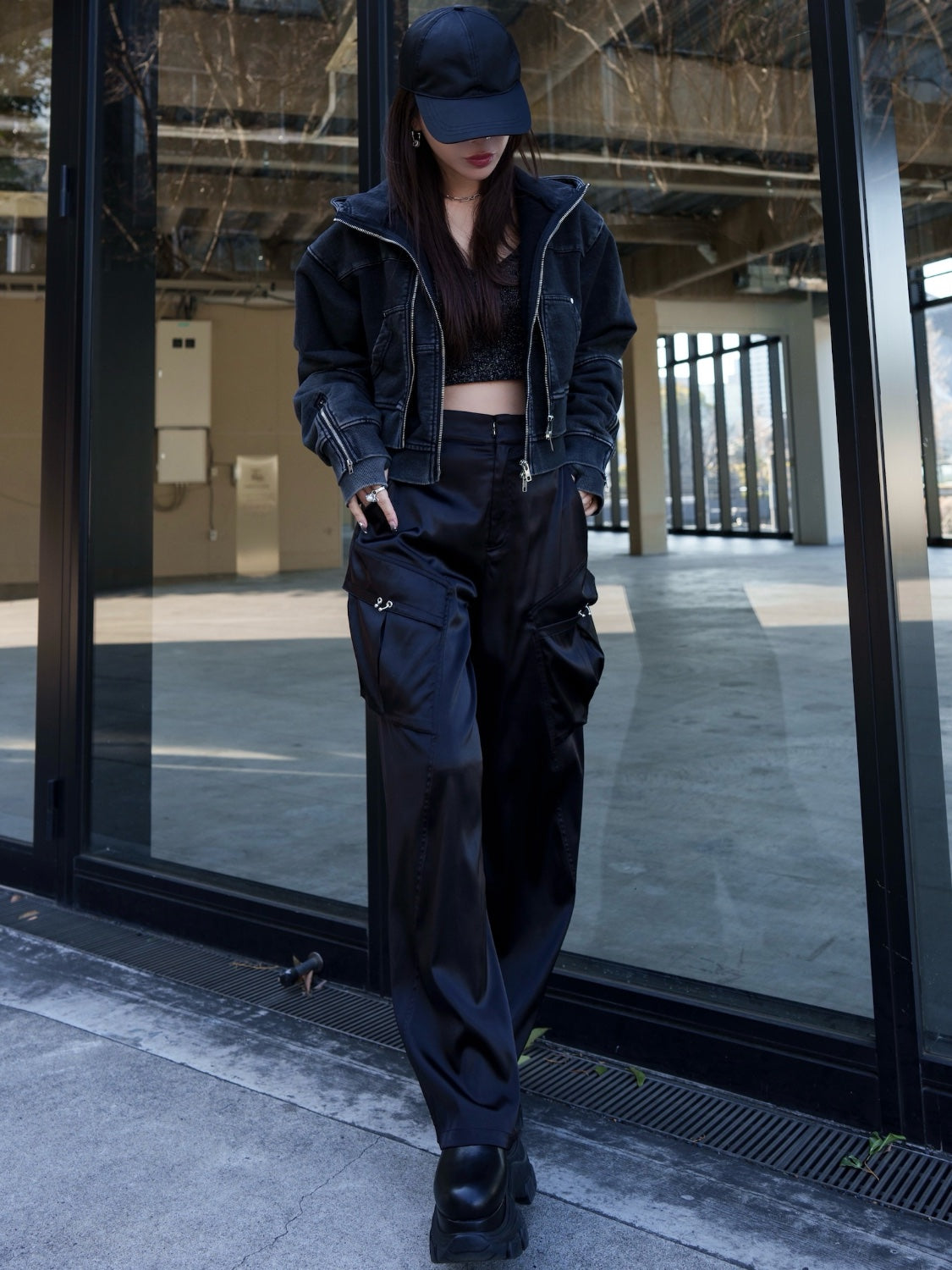 ピアスポケット Satin カーゴパンツ