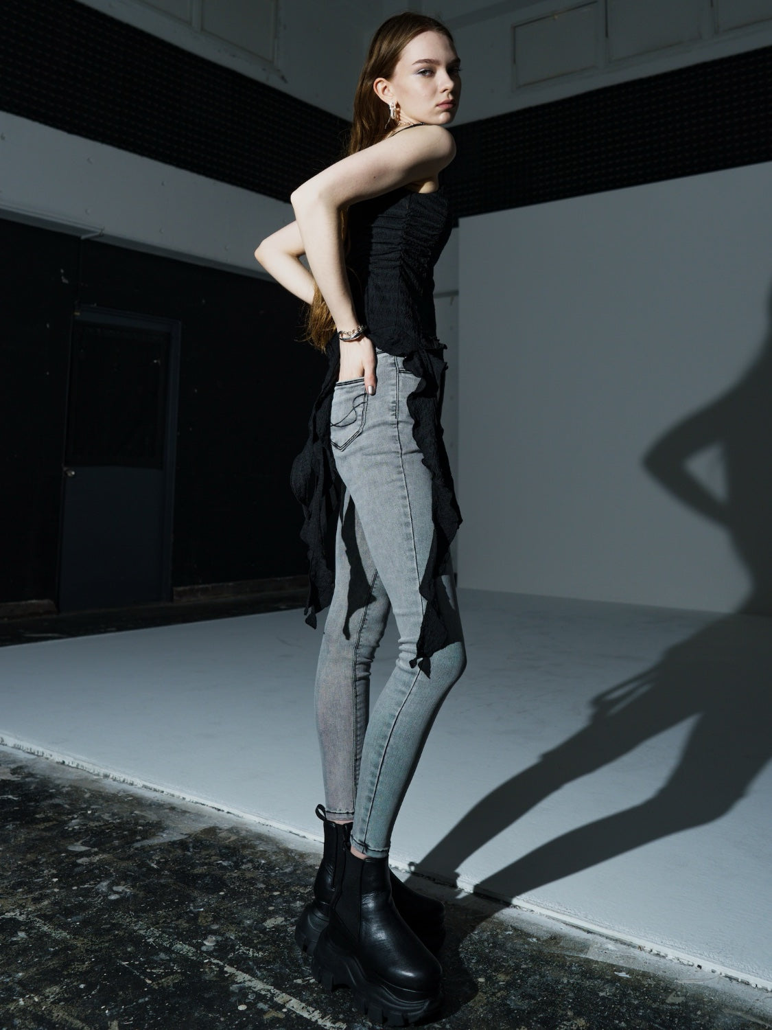 MODEL：175cm<br>着用サイズ：0