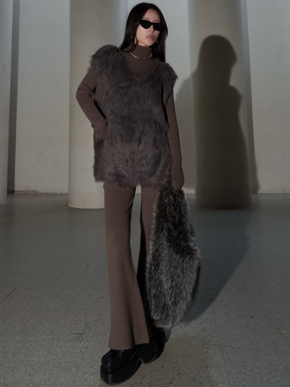 MODEL：159cm<br>COLOR：モカ