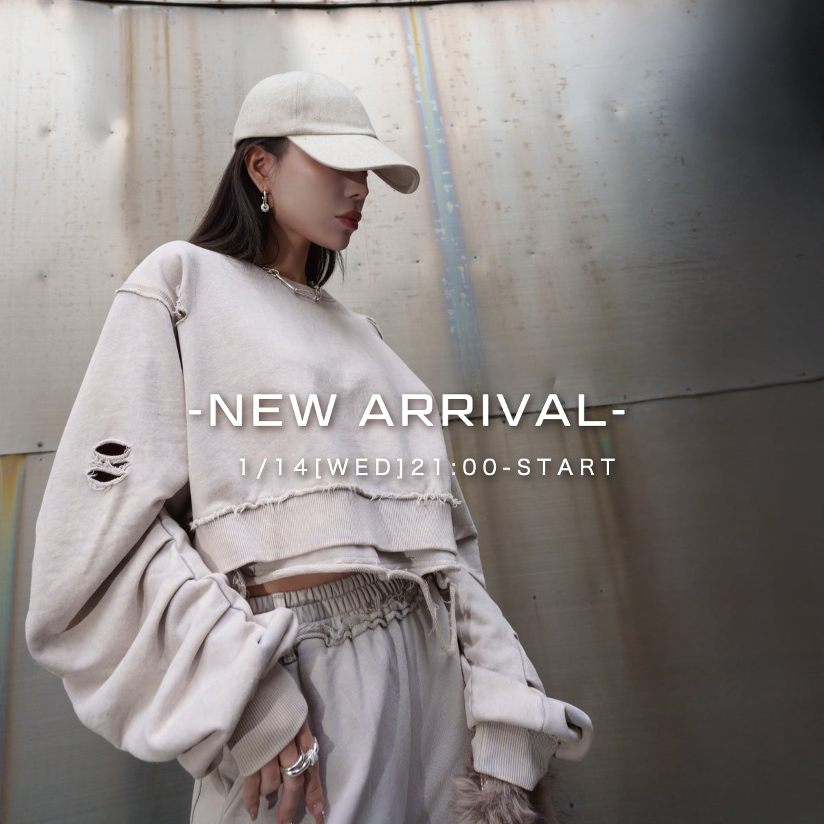 Glam Lips ダウン LIP SERVICE（リップサービス）｜ クロップドフェイクダウンジャケット