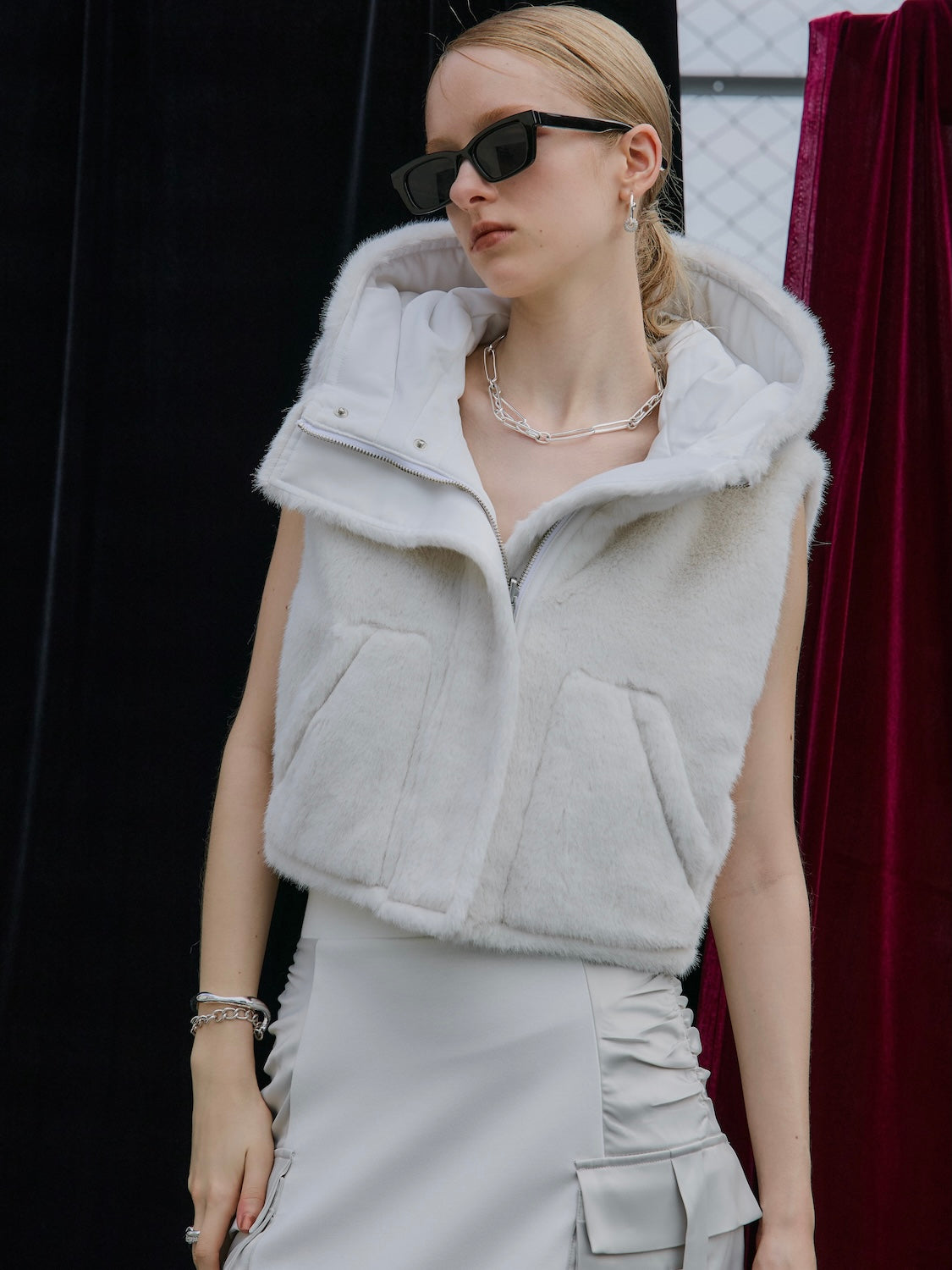 大人気 ショート リバーシブル ファー VEST 大人気 ショート リバーシブル ファー VEST