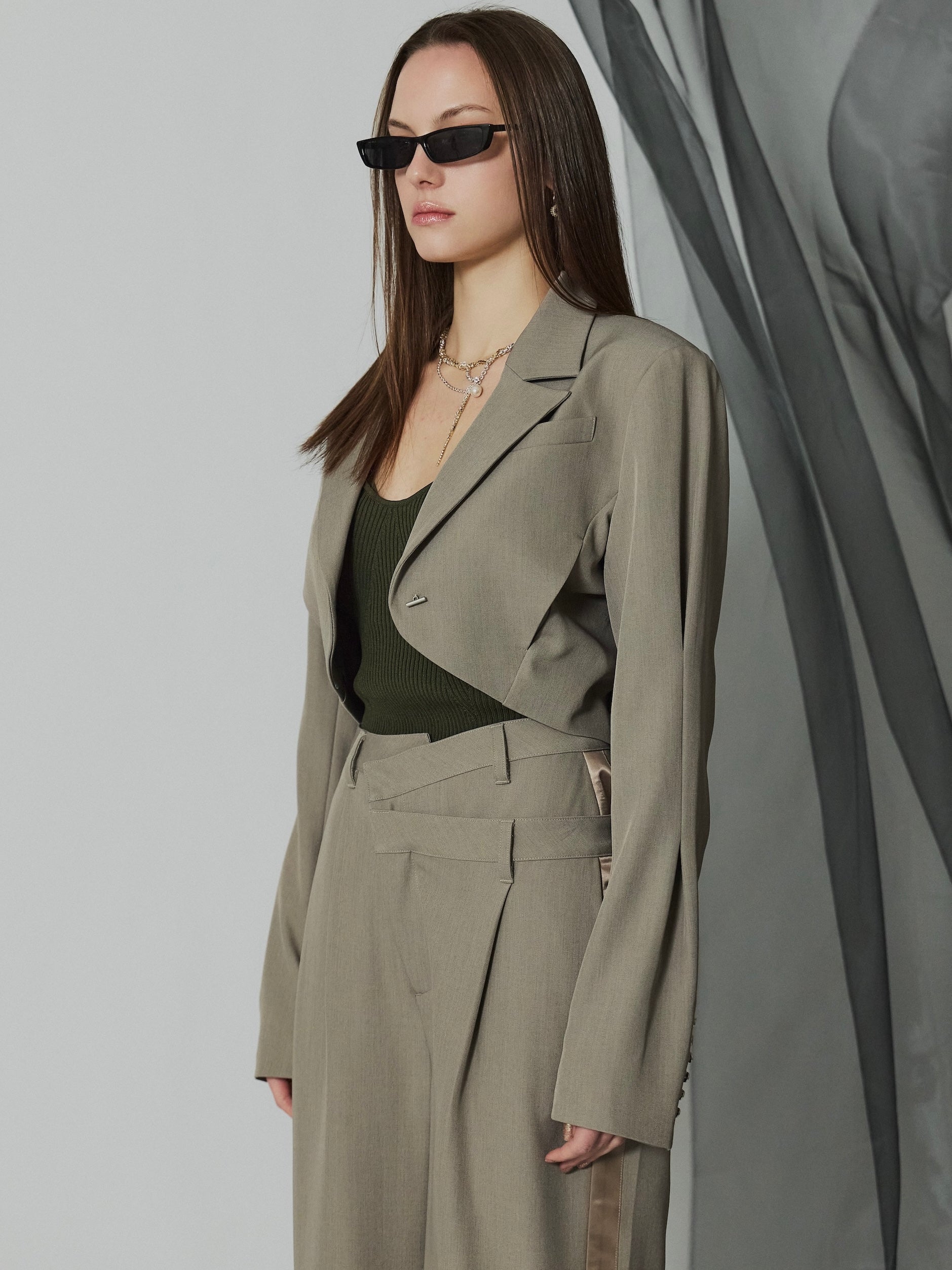 インタック Cropped テーラードジャケット