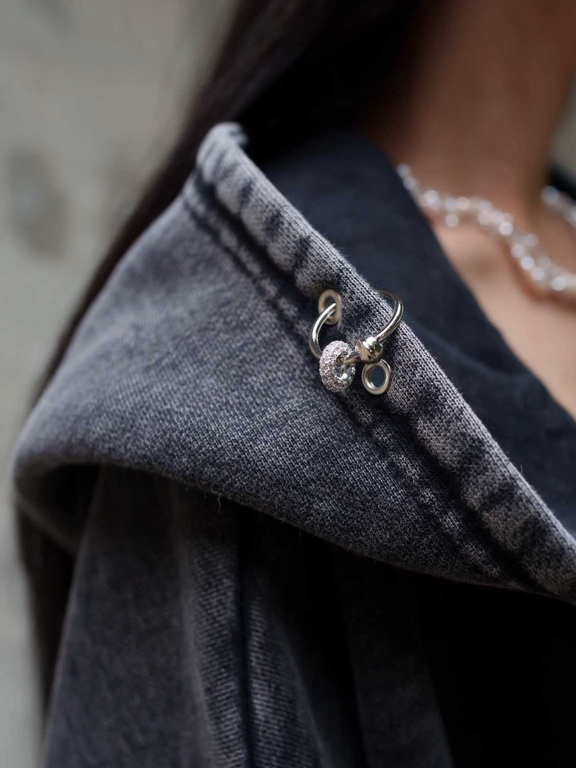 [UNISEX] ピグメント ピアス ZIP フーディー