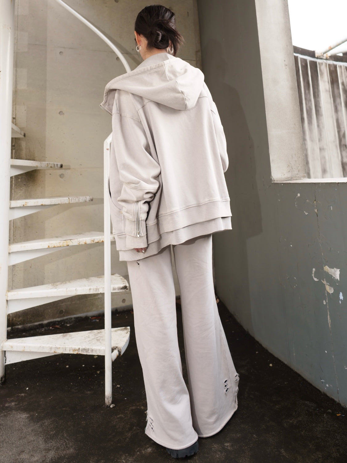 [UNISEX] ピグメント Multi Zip レイヤードフーディー