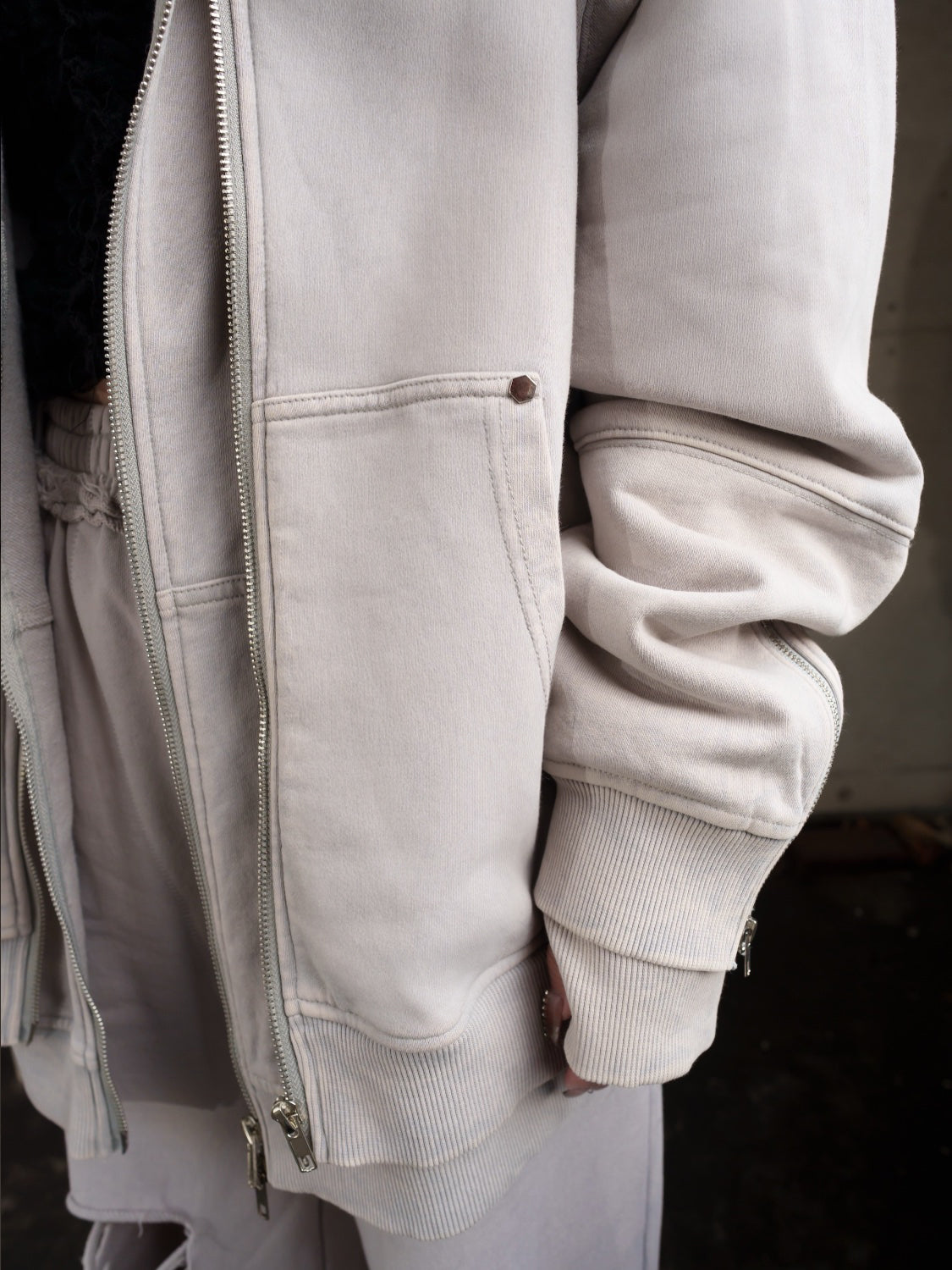 UNISEX] ピグメント Multi Zip レイヤードフーディー