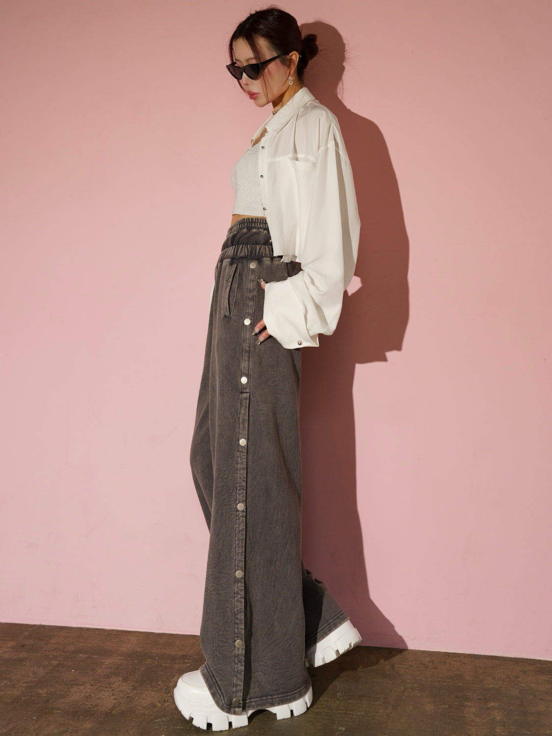 ウエストアシメ サイドボタン Wide スウェットパンツ