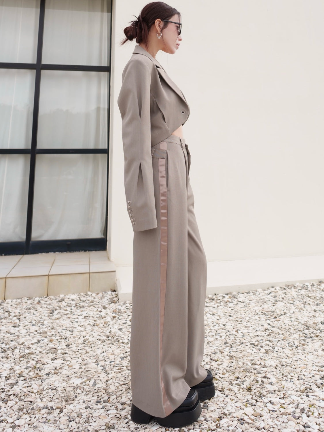 MODEL：159cm<br>
着用サイズ：0