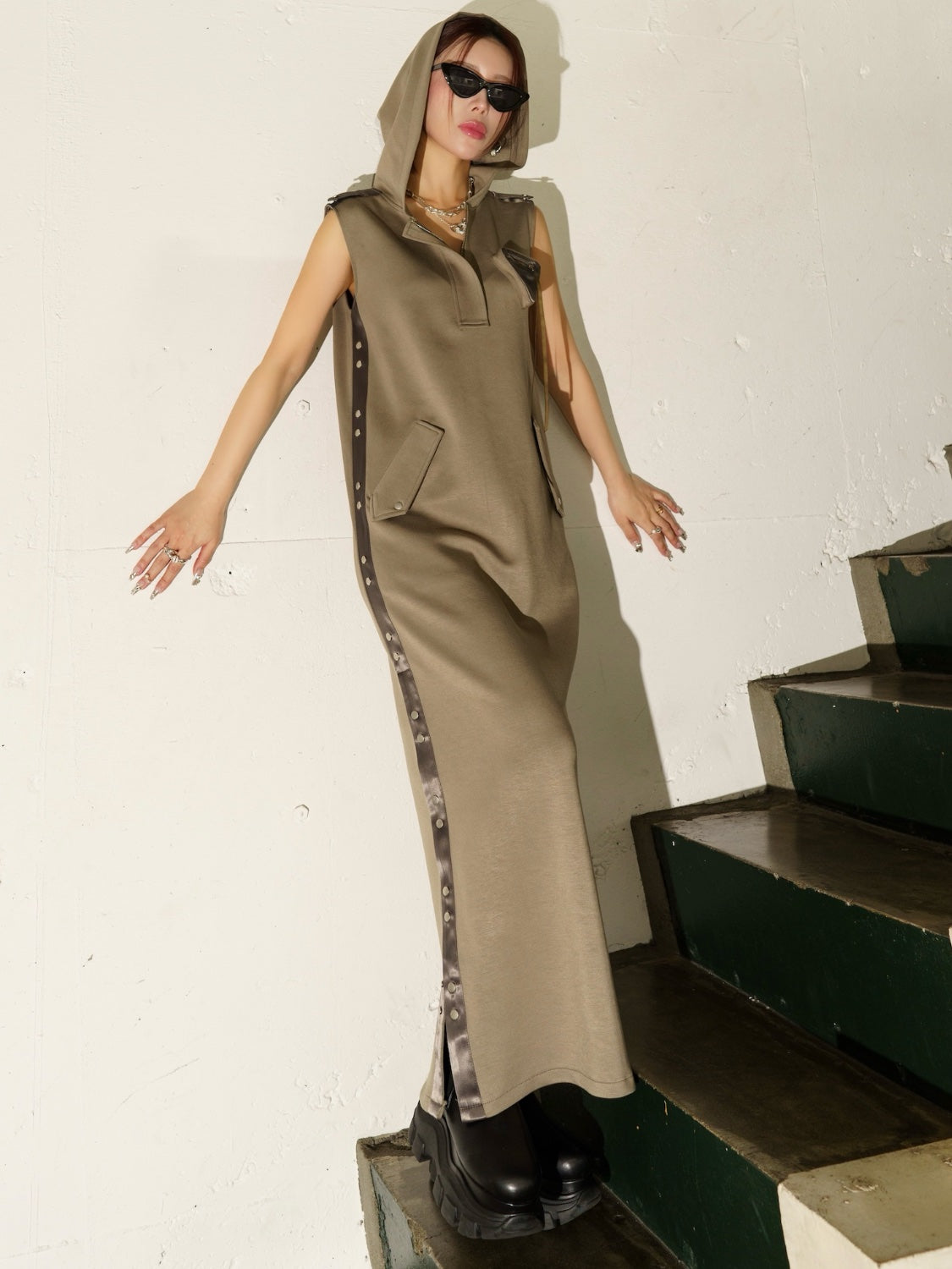 MODEL：159cm<br>COLOR：グレージュ