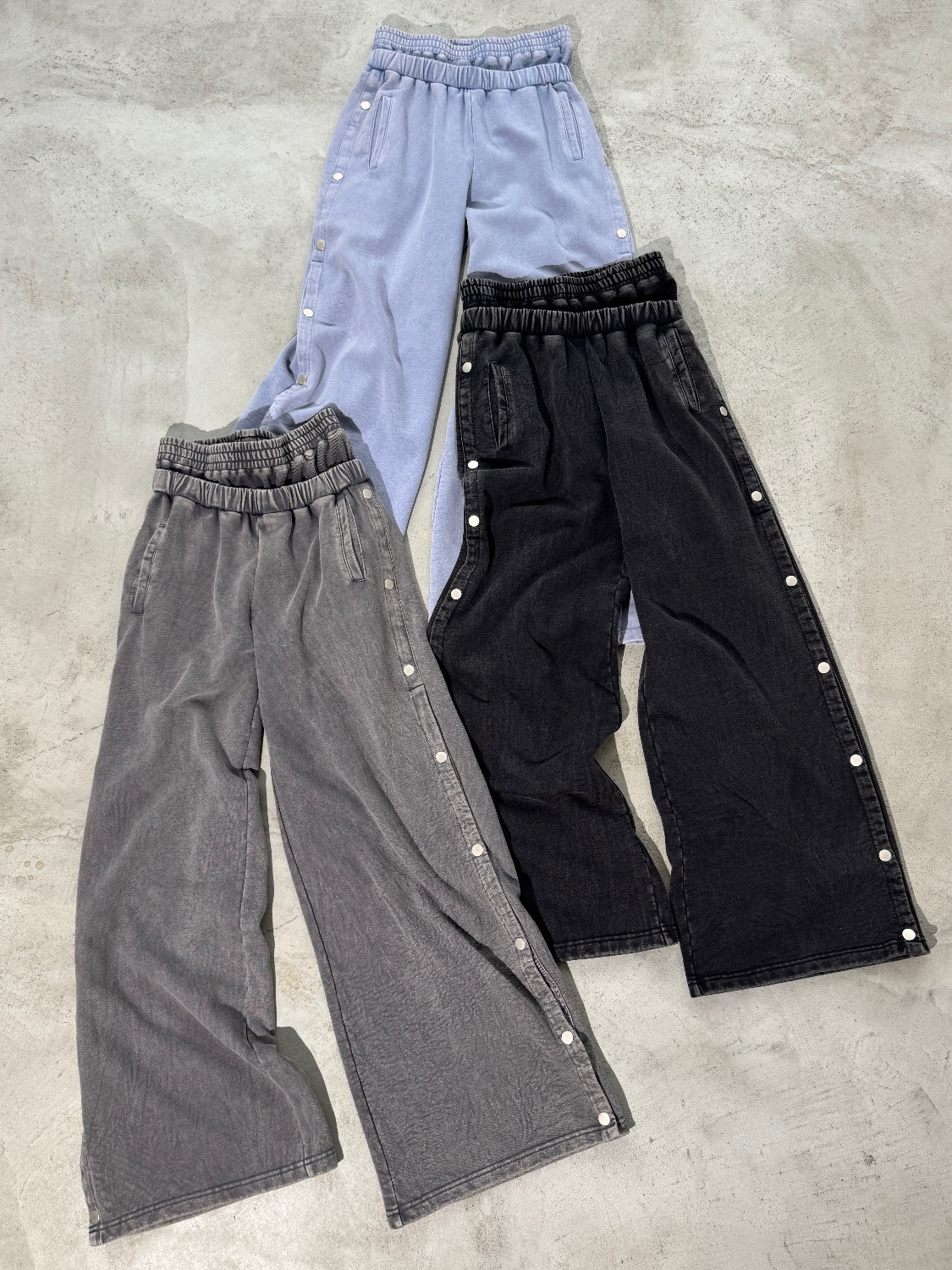 ウエストアシメ サイドボタン Wide スウェットパンツ