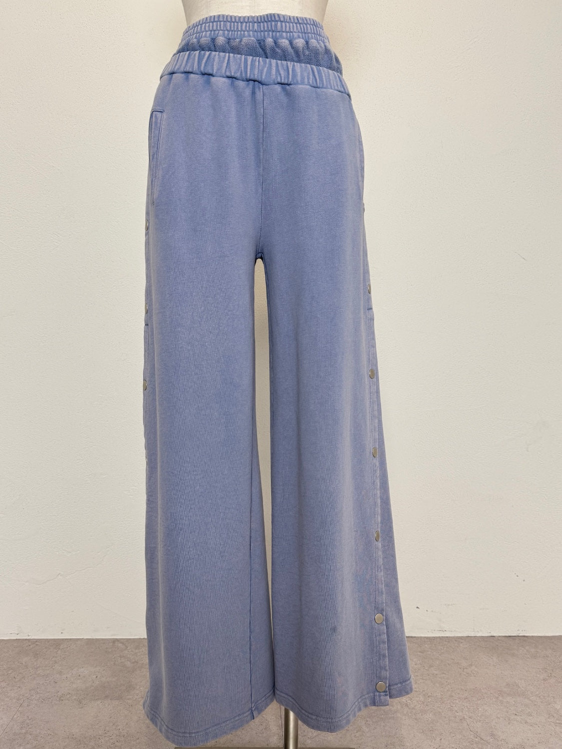 ウエストアシメ サイドボタン Wide スウェットパンツ