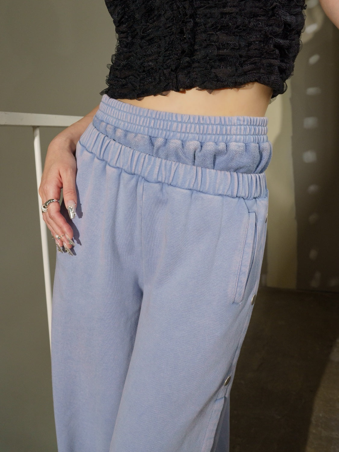 ウエストアシメ サイドボタン Wide スウェットパンツ