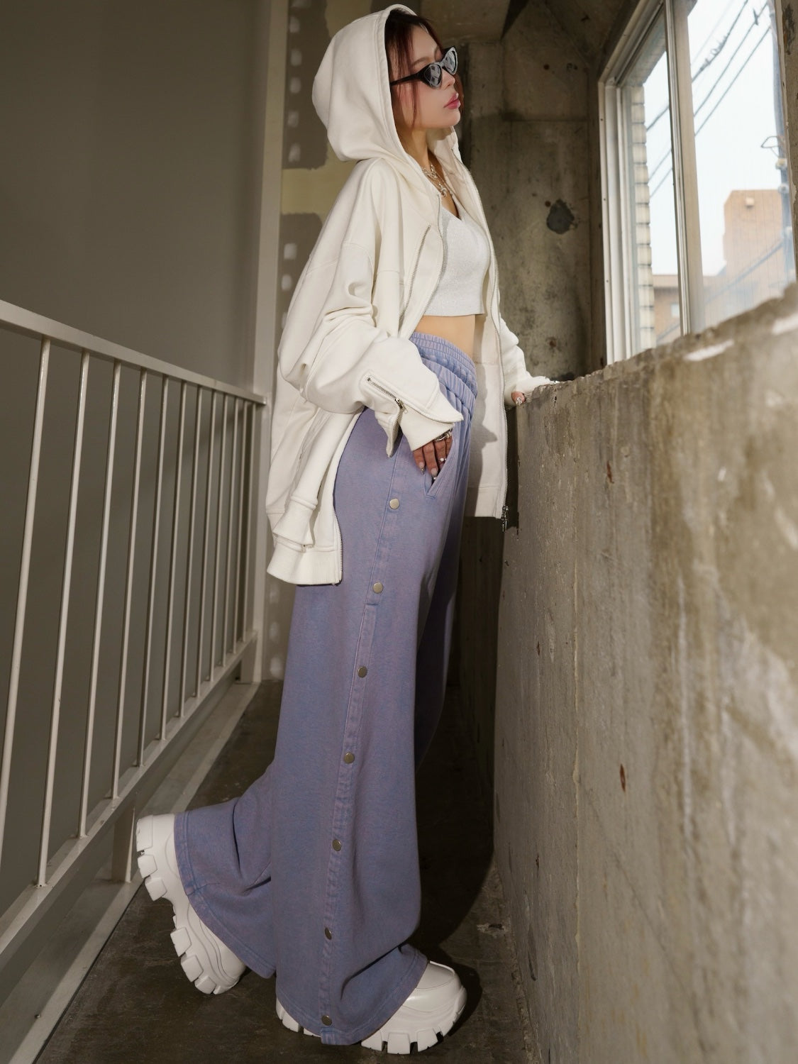 ウエストアシメ サイドボタン Wide スウェットパンツ