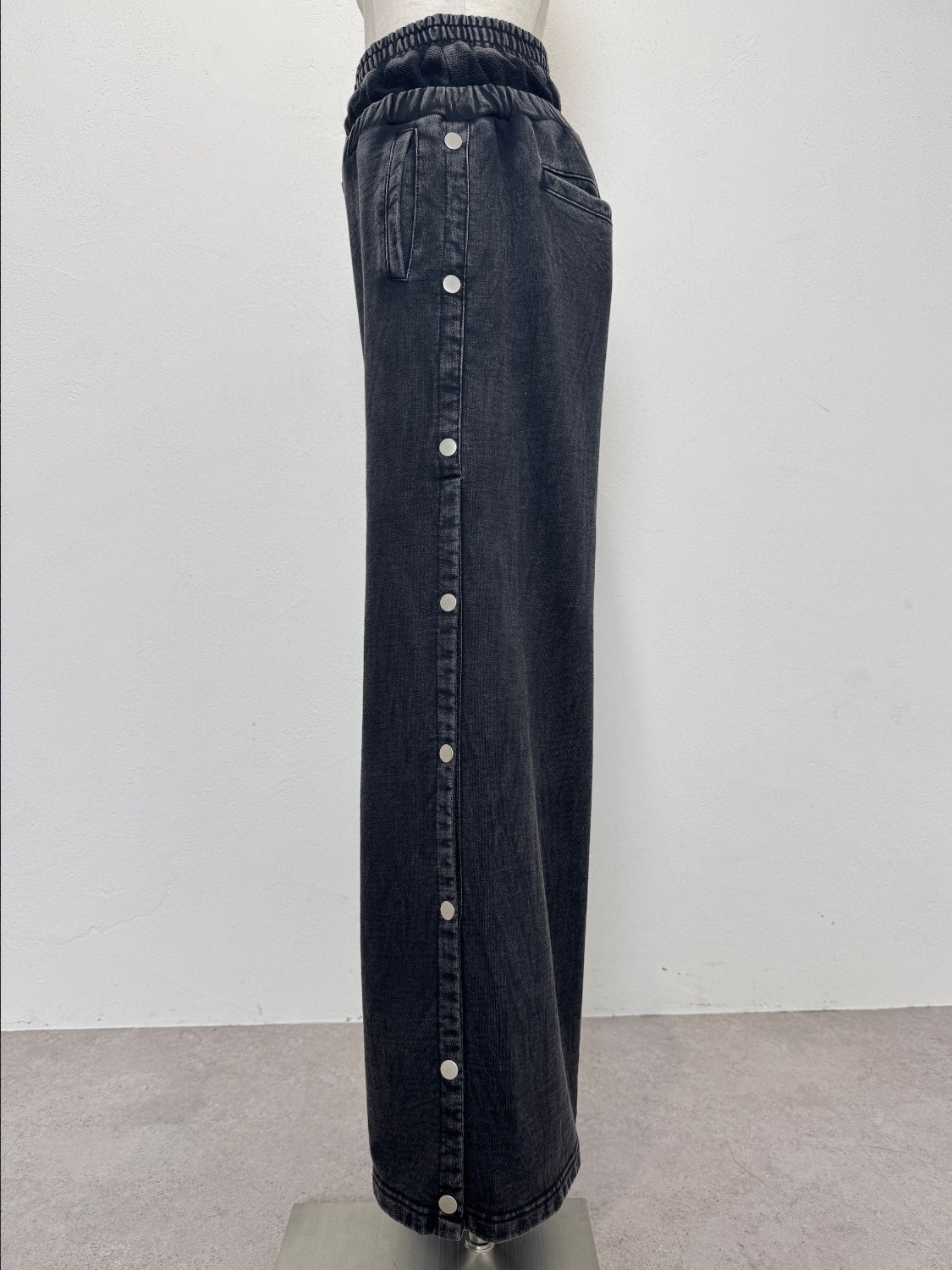 ウエストアシメ サイドボタン Wide スウェットパンツ