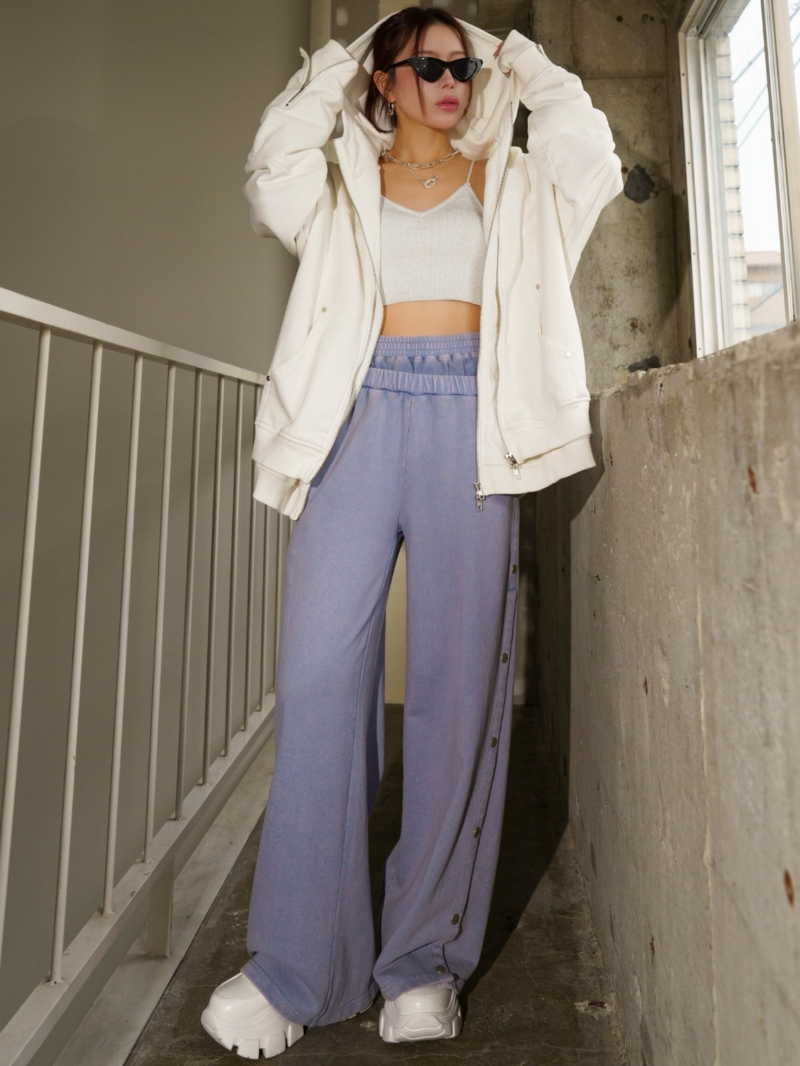 ウエストアシメ サイドボタン Wide スウェットパンツ