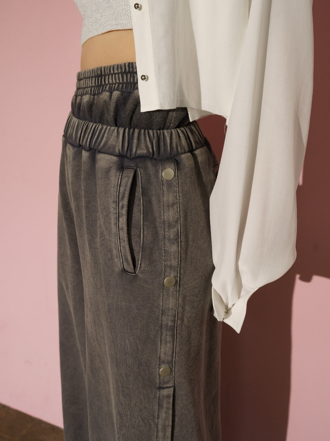 ウエストアシメ サイドボタン Wide スウェットパンツ