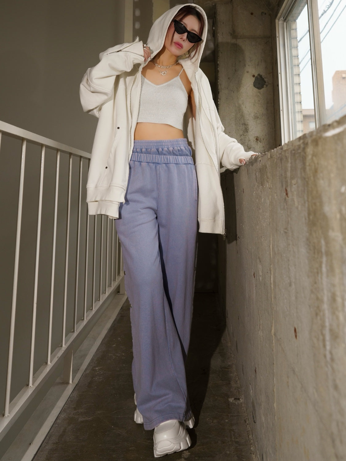 ウエストアシメ サイドボタン Wide スウェットパンツ