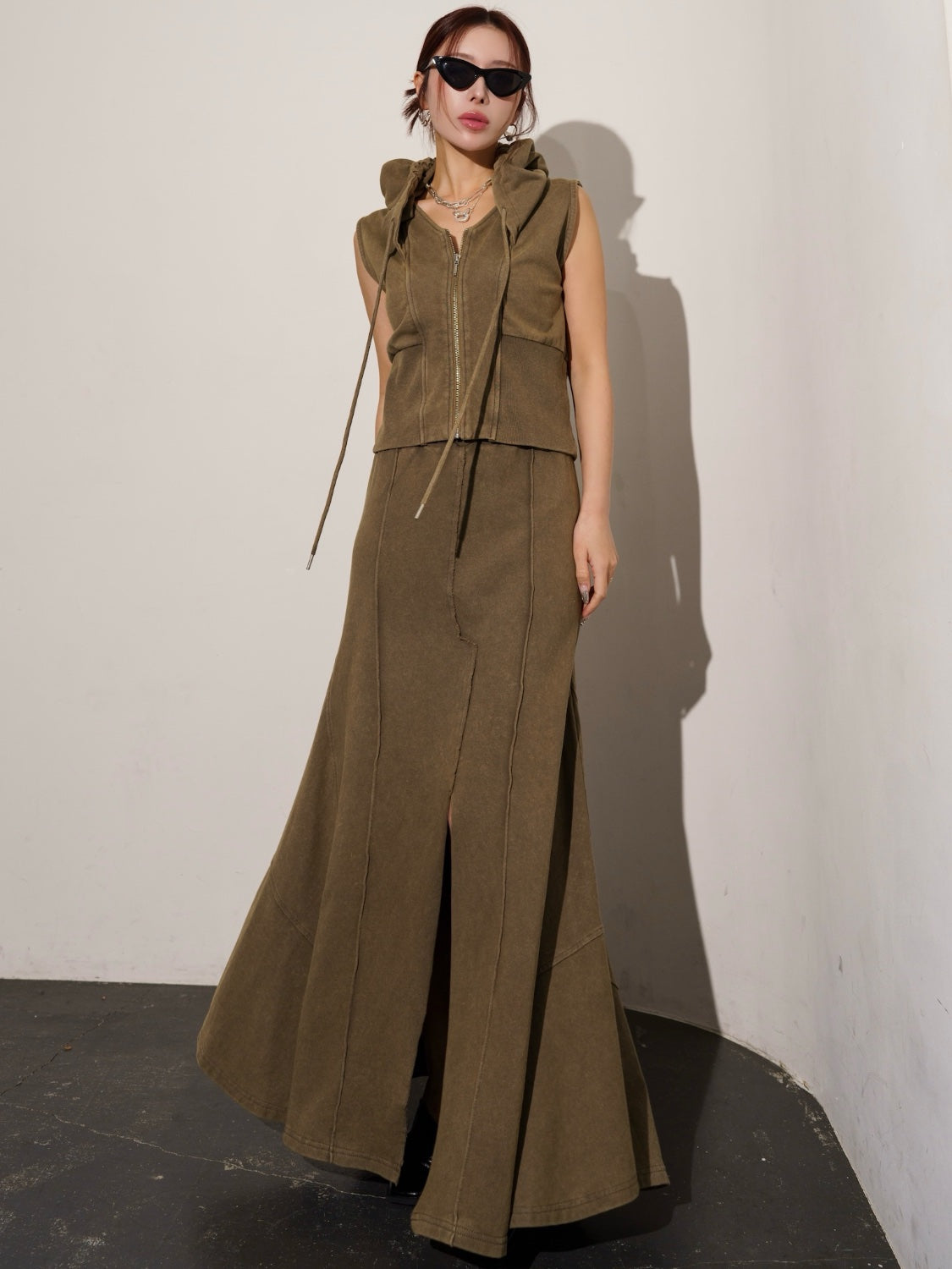 COLOR：グレージュ<br>MODEL：159cm