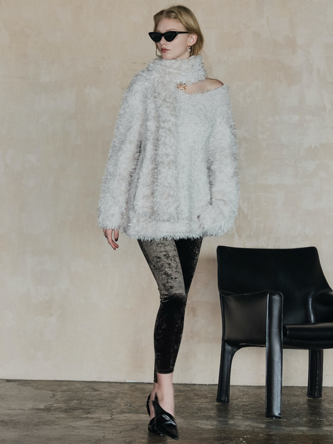 Vネック シャギーKNIT&マフラー Set