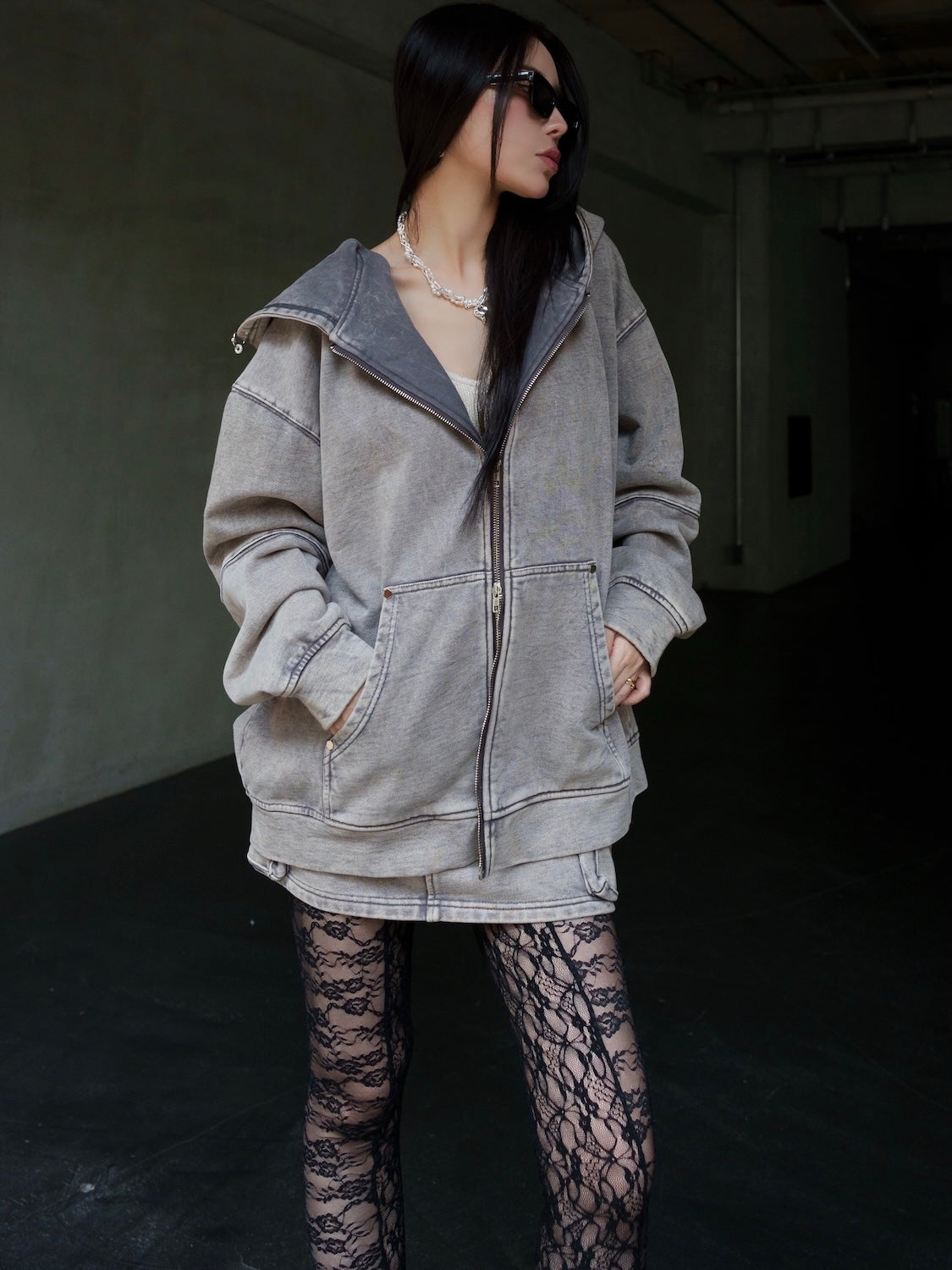 [UNISEX] ピグメント ピアス ZIP フーディー