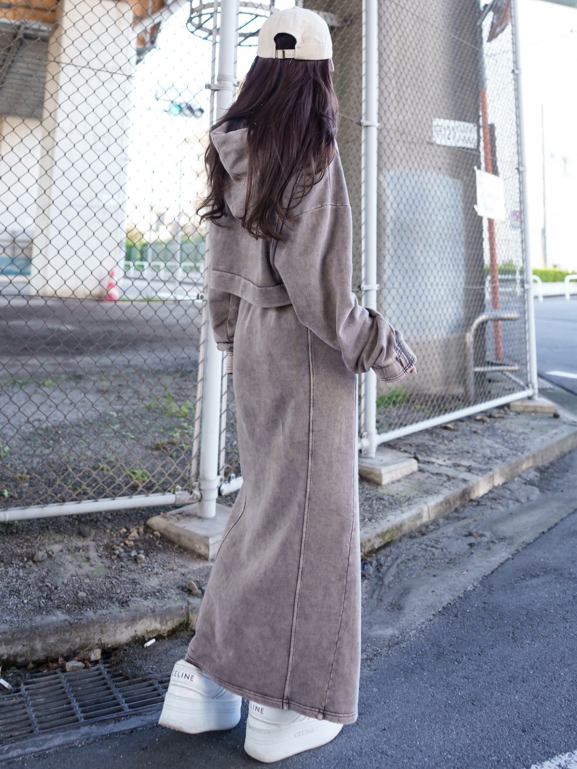 MODEL：159cm<br>COLOR：グレー