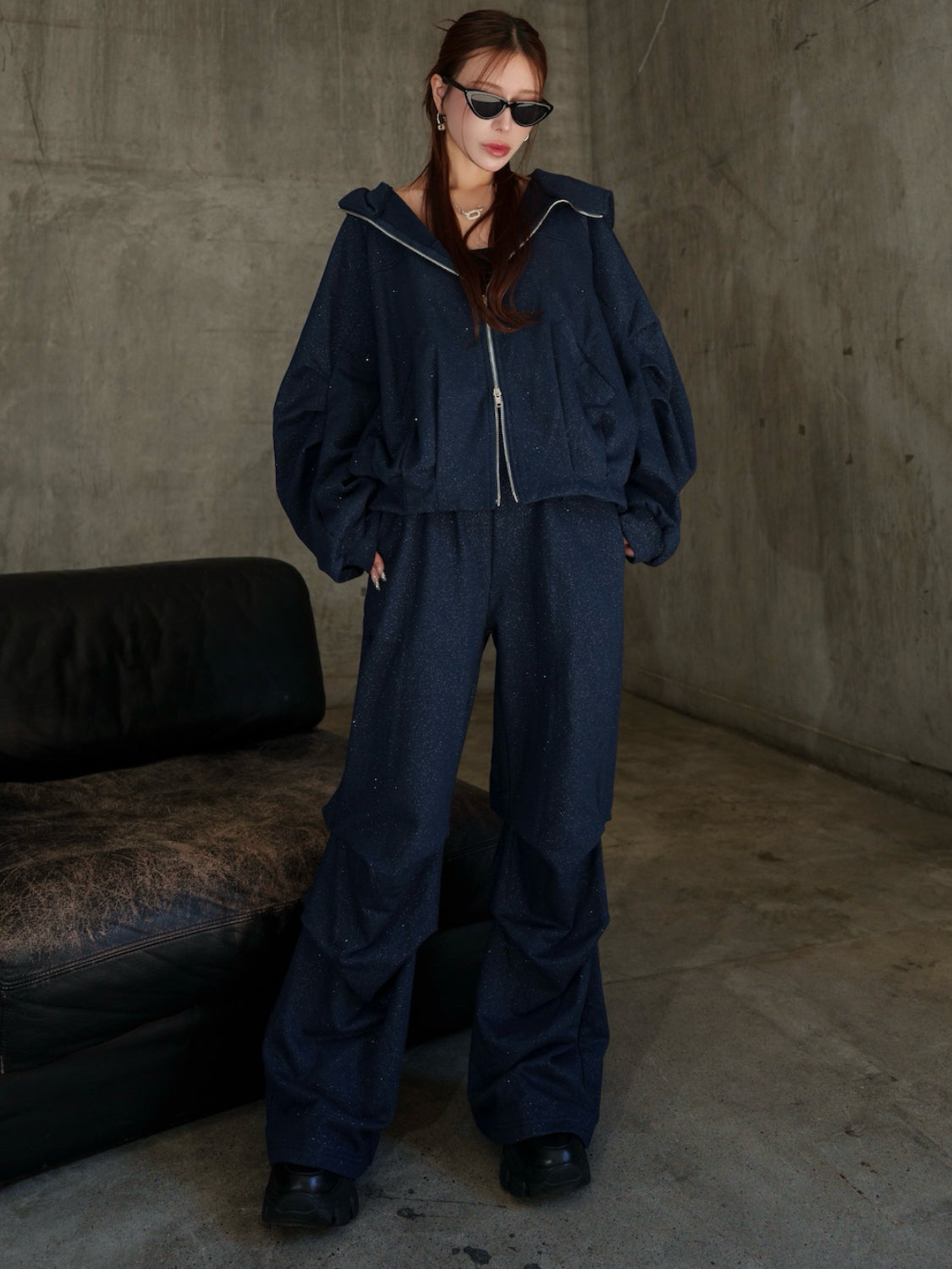 MODEL：159cm<br>COLOR：ネイビー
