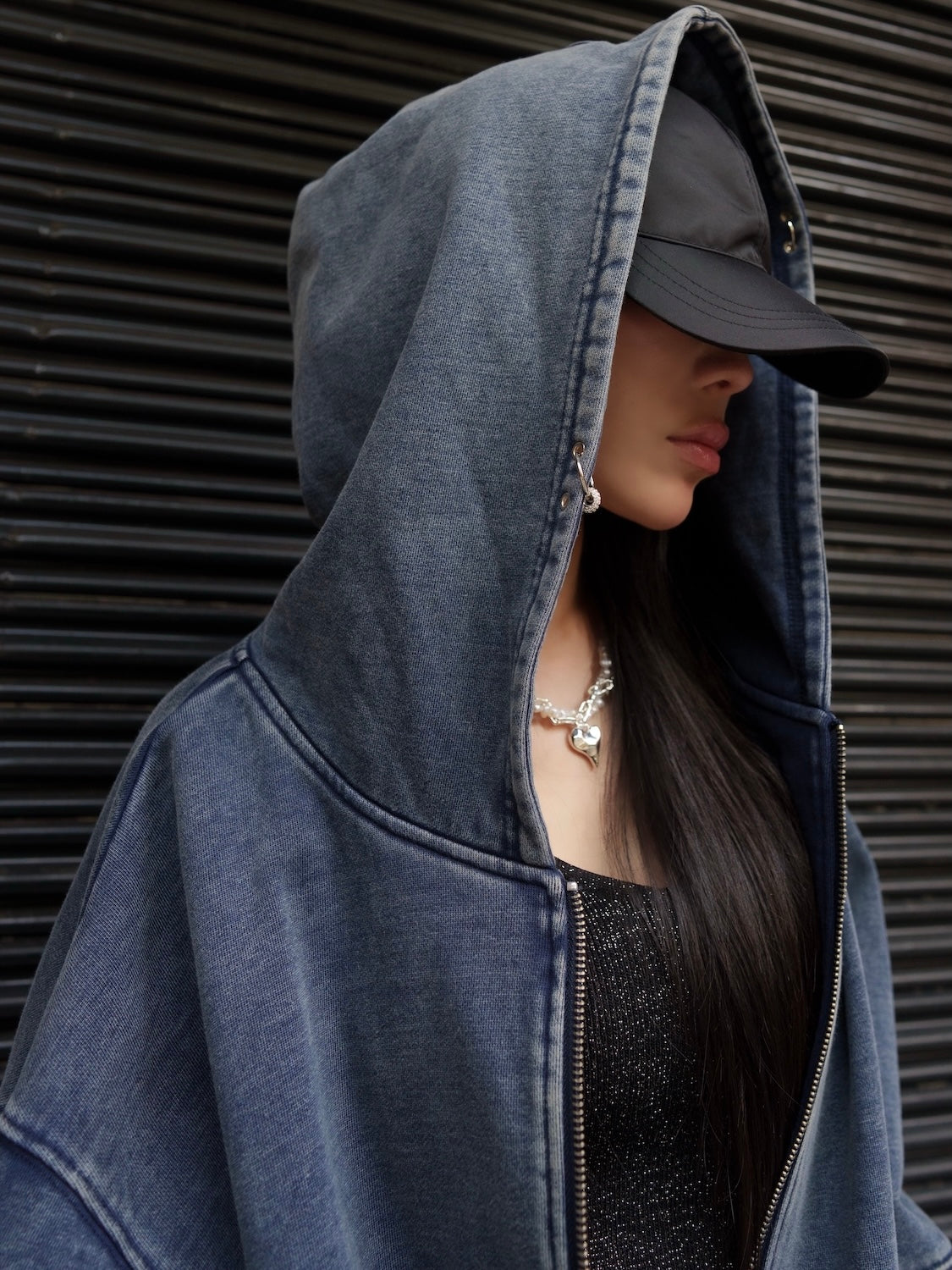 [UNISEX] ピグメント ピアス ZIP フーディー